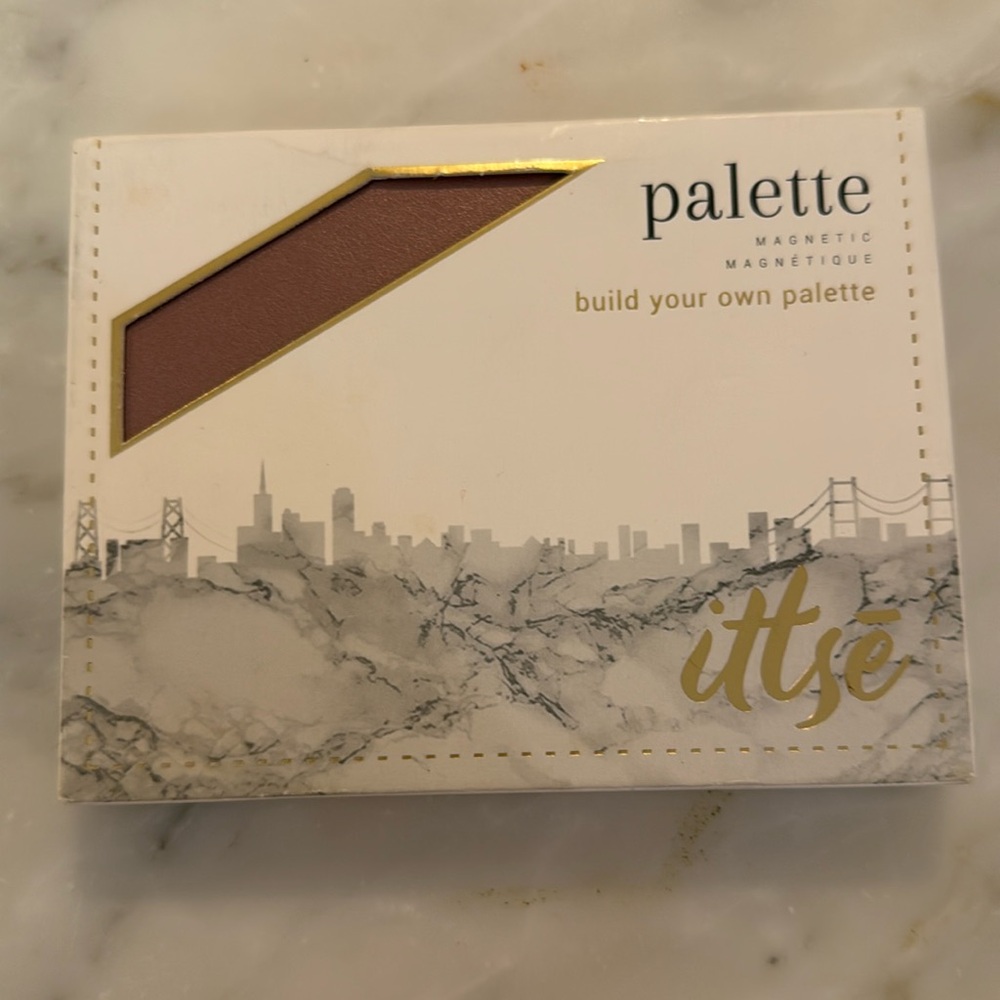 Ittse eyeshadow build your own palette mirrored